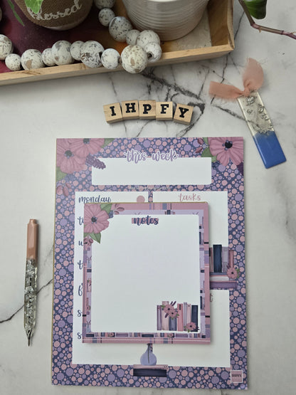 Books & Bibliophiles Notepad